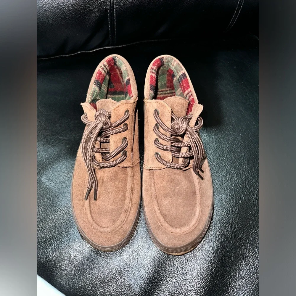 Daniel Green Women’s suede chukka boots